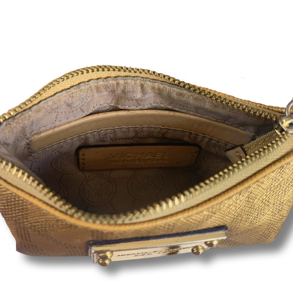 Micheal Kors Jet Set Gold Wristlet - Picture 5 of 7